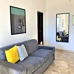 Bright Studio With Balcony - Visconti 14