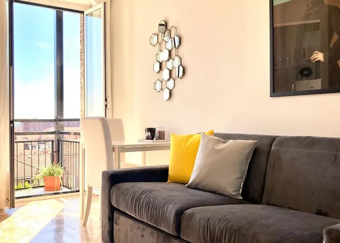 Bright Studio With Balcony - Visconti 14